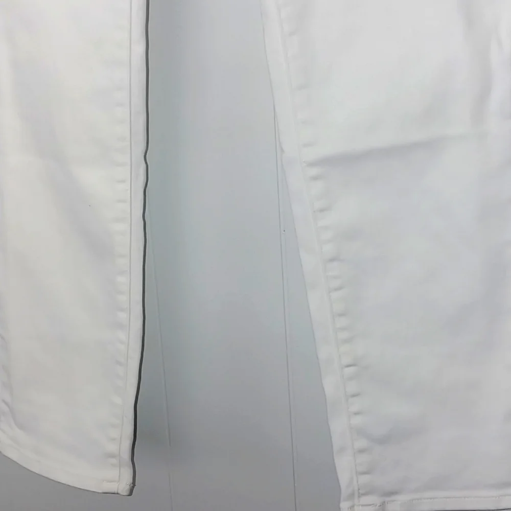 Levi's High Rise Straight Jeans - Picture 12 of 16